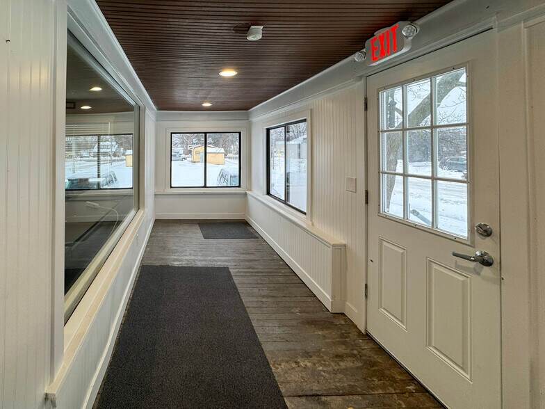 24 Wilbur St SE, Grand Rapids, MI à louer - Photo du bâtiment - Image 2 de 22