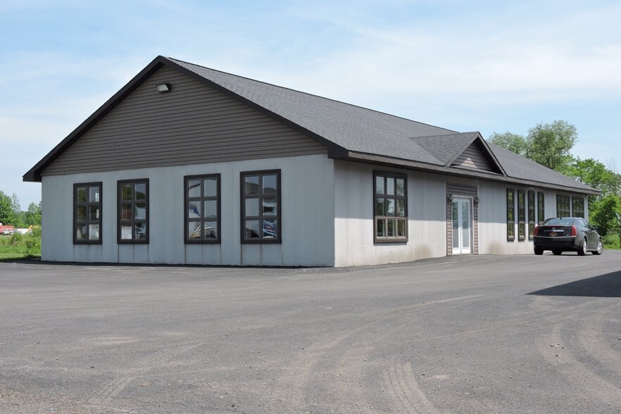 18 Corporate Park Dr, Central Square, NY à louer - Photo principale - Image 1 de 4