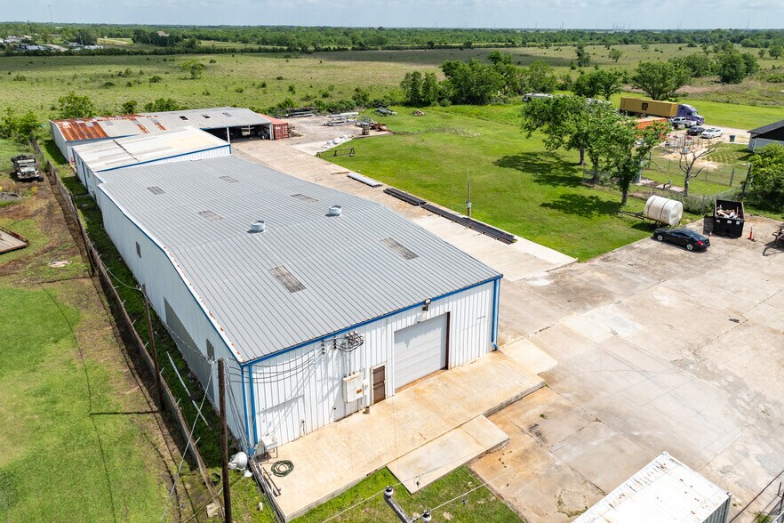 219 Legion Rd, Angleton, TX à vendre - Photo du bâtiment - Image 3 de 8