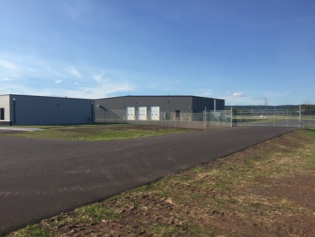 Plus de détails pour 3131 Halvor Ln, Superior, WI - Local d'activités à louer