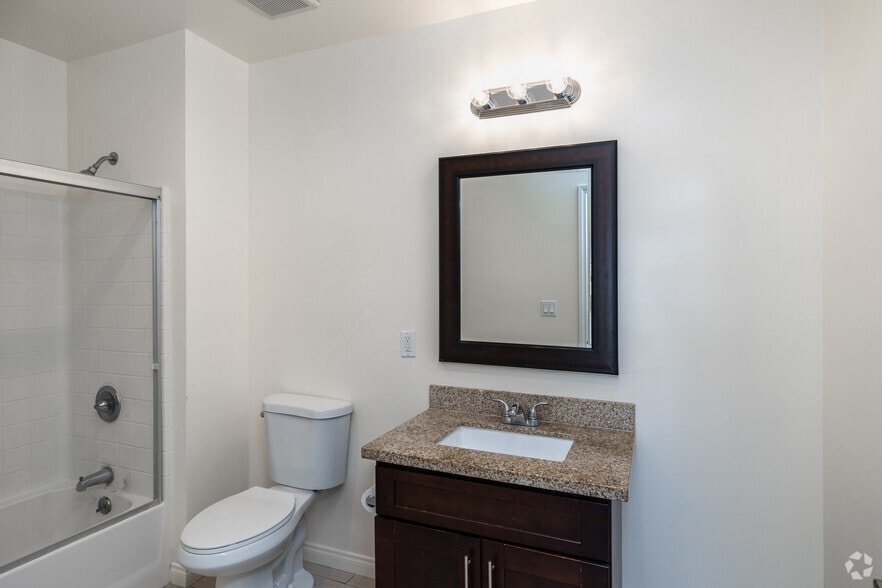 14105 Chadron Ave, Hawthorne, CA for sale - Building Photo - Image 3 of 21