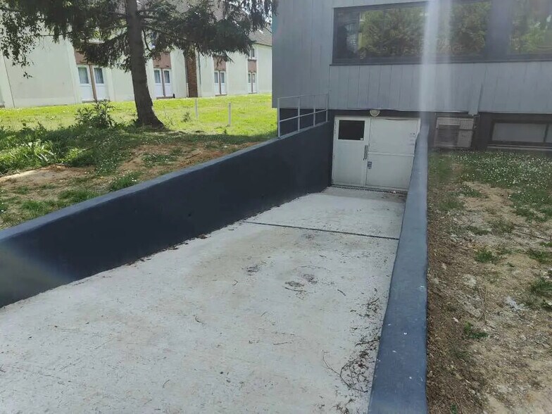 12 Avenue Des Andes, Les Ulis à louer - Photo du bâtiment - Image 2 de 20