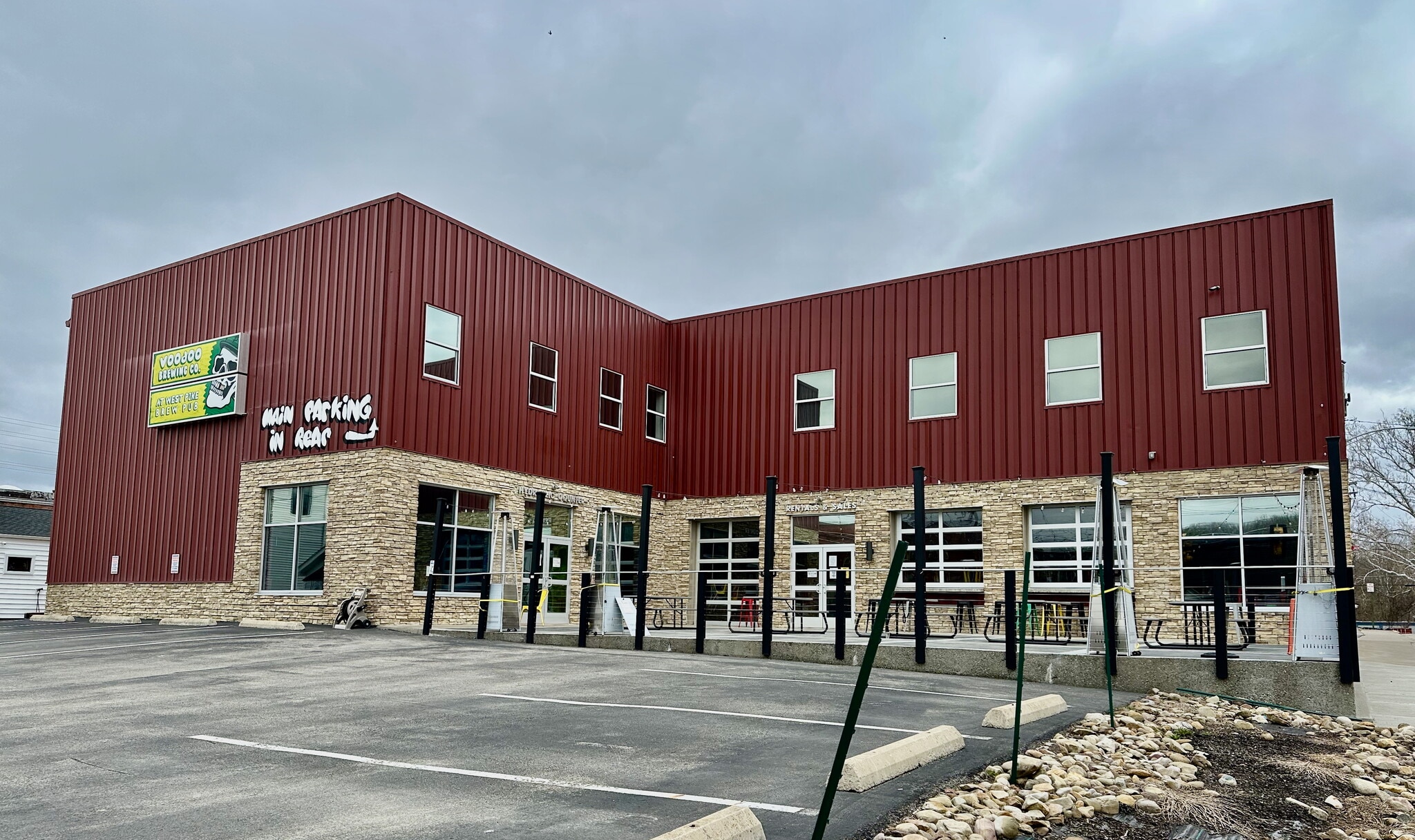 23 W Pike St, Houston, PA for lease Building Photo- Image 1 of 8