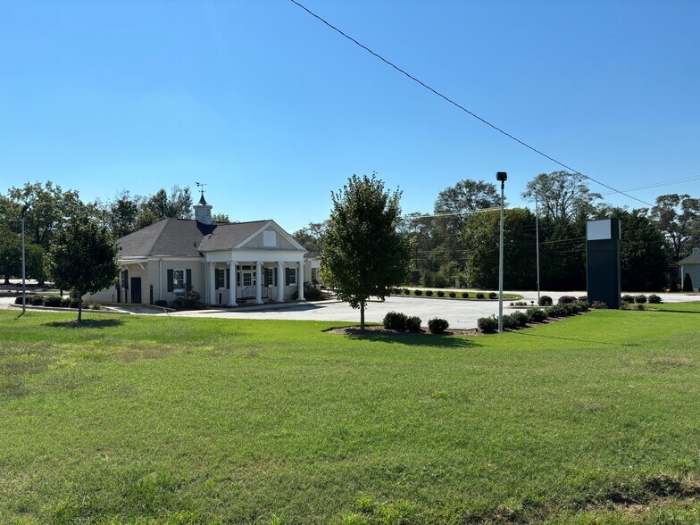 305 New Neely Ferry Rd, Mauldin, SC à louer - Photo du bâtiment - Image 2 de 12