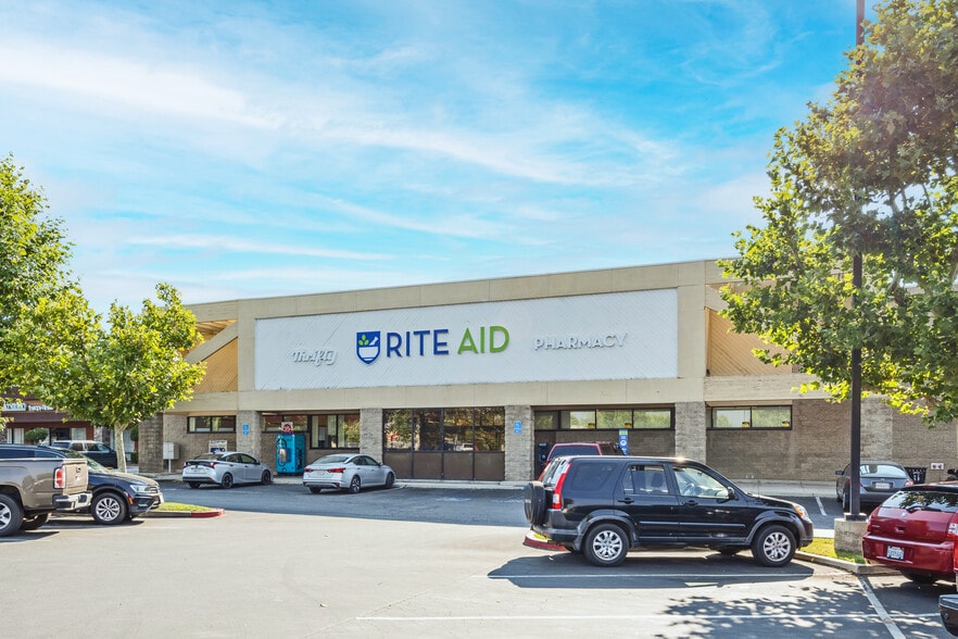 811 Tucker Rd, Tehachapi, CA for lease - Building Photo - Image 2 of 7