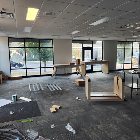 4409 N High St, Columbus, OH à louer - Photo du bâtiment - Image 2 de 4