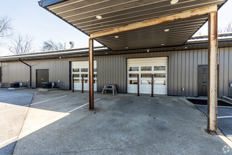 610 Cave Mill Rd, Bowling Green, KY à louer - Photo du bâtiment - Image 3 de 21