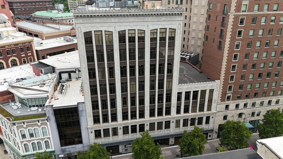86 Monroe Center St NW, Grand Rapids, MI for sale - Building Photo - Image 2 of 5