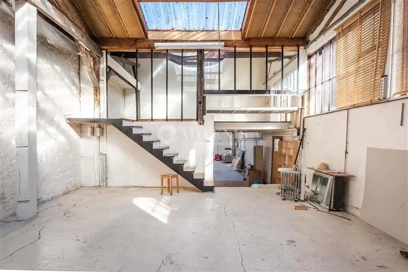 Office in Paris for sale - Building Photo - Image 2 of 12