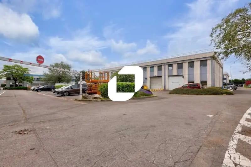 Flex in Aulnay-sous-Bois for lease - Building Photo - Image 1 of 17