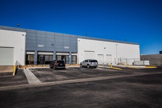 3205-3221 Polaris Ave, Las Vegas, NV for lease Interior Photo- Image 2 of 3