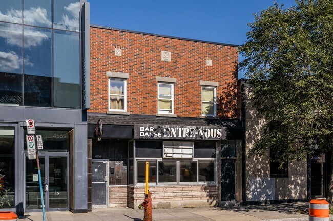 Plus de détails pour 4555-4557 Av Papineau, Montréal, QC - Commerce de détail à louer
