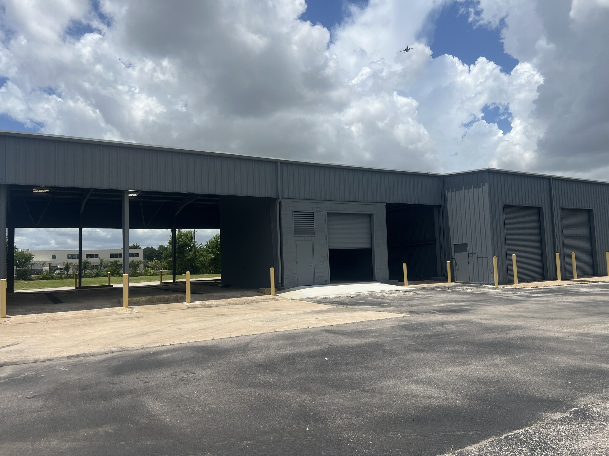 4900-4904 Griggs Rd, Houston, TX for lease Interior Photo- Image 1 of 11