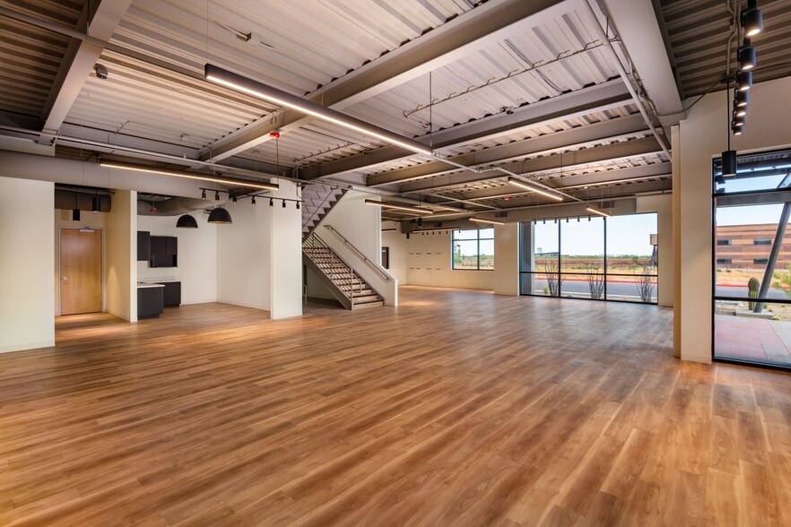 8905 E Del Camino Dr, Scottsdale, AZ for lease - Interior Photo - Image 2 of 5