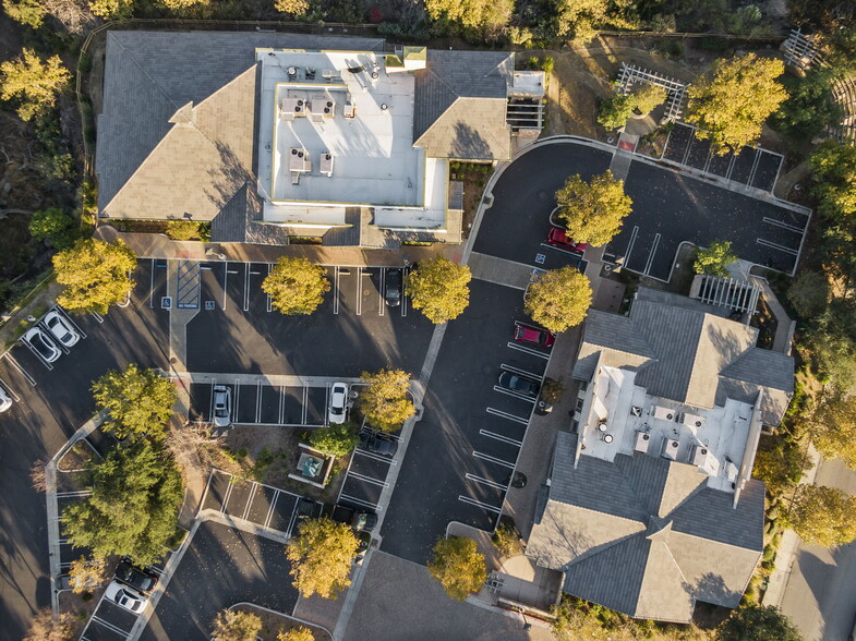 29105-29125 Canwood St, Agoura Hills, CA for lease - Building Photo - Image 3 of 17