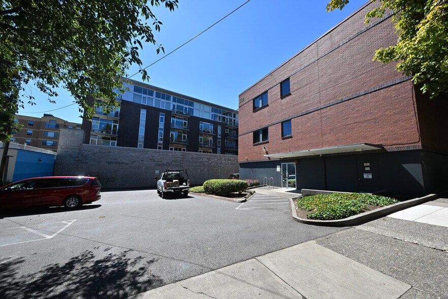 1776 SW Madison Ave, Portland, OR for lease - Building Photo - Image 3 of 13