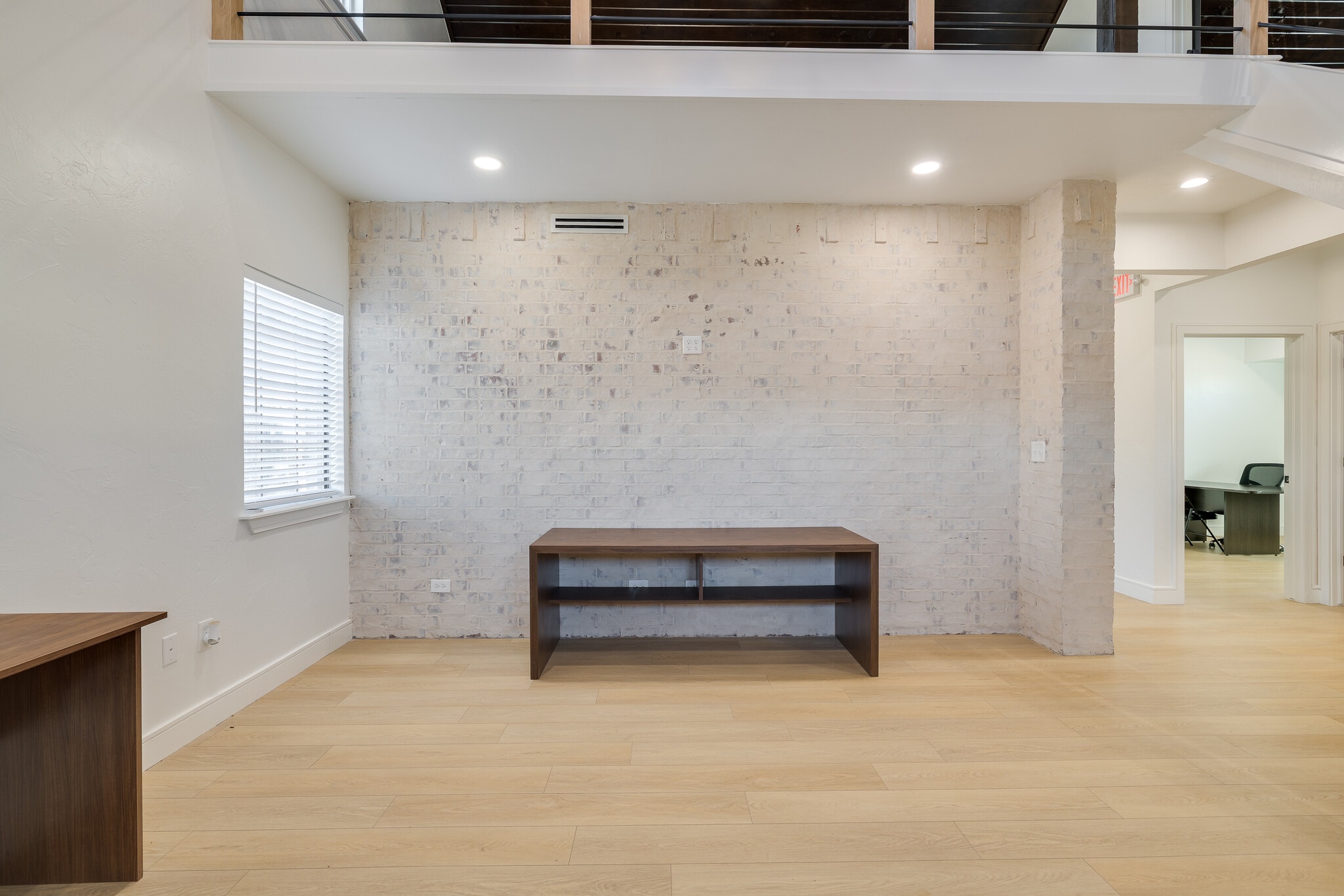 9416 N Nichols Rd, The Village, OK for lease Interior Photo- Image 1 of 17