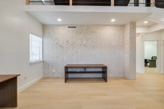 9416 N Nichols Rd, The Village, OK for lease Interior Photo- Image 1 of 17