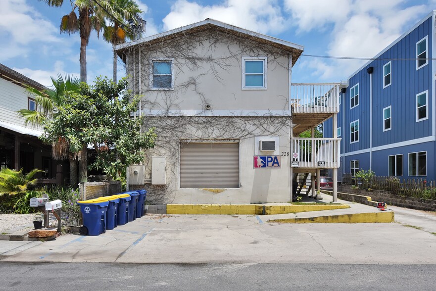 228 N 2nd St, Fernandina Beach, FL for sale - Building Photo - Image 2 of 25