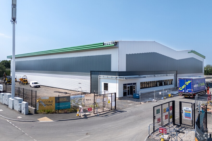 Reservoir Pl, Walsall for lease - Primary Photo - Image 2 of 5
