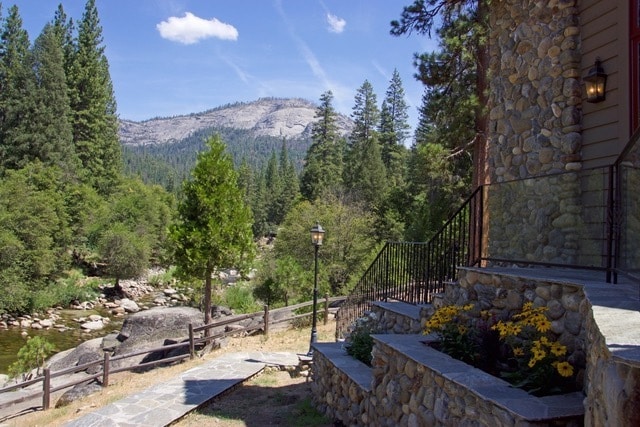 7899 Forest dr, Wawona, CA for sale Primary Photo- Image 1 of 13