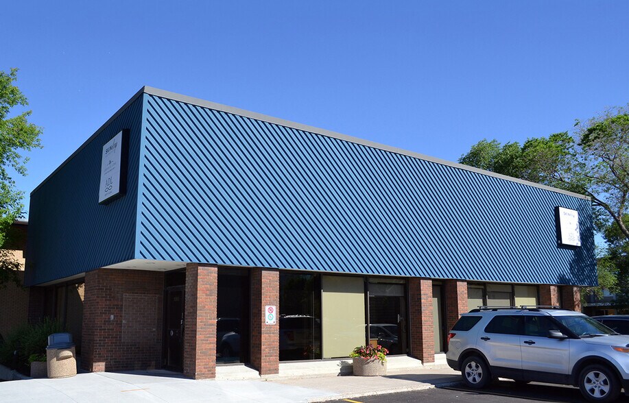 1068 Henderson Hwy, Winnipeg, MB à vendre - Photo principale - Image 1 de 1