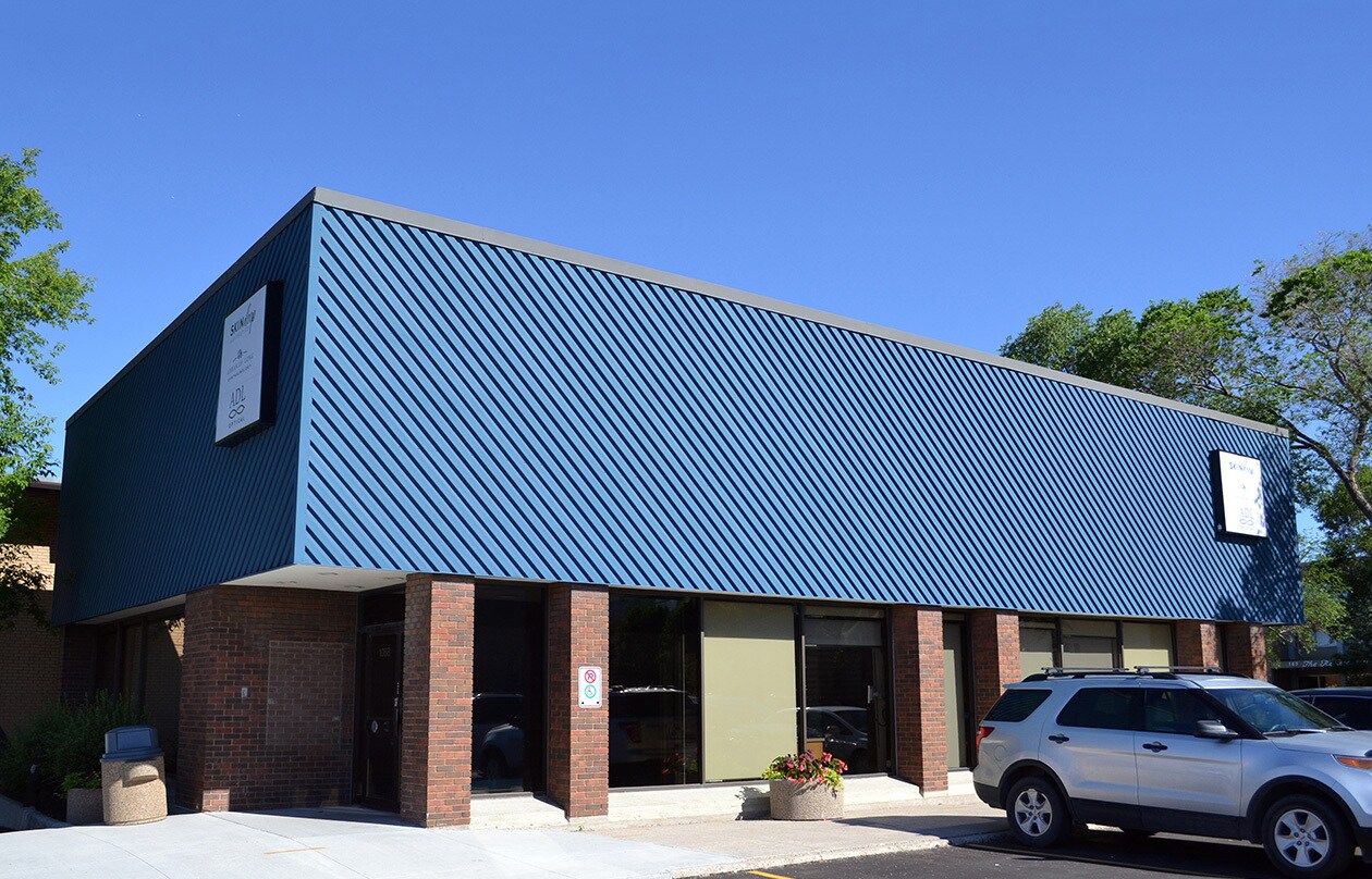 1068 Henderson Hwy, Winnipeg, MB for sale Primary Photo- Image 1 of 1