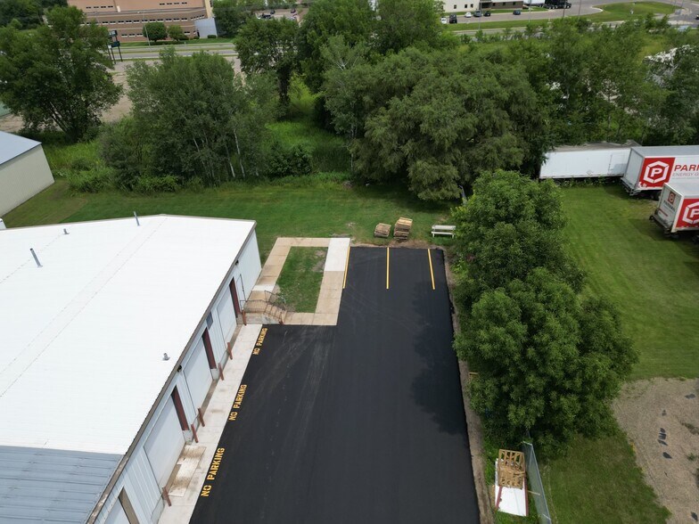 3325 Southway Dr, Saint Cloud, MN à vendre - Photo du bâtiment - Image 3 de 6