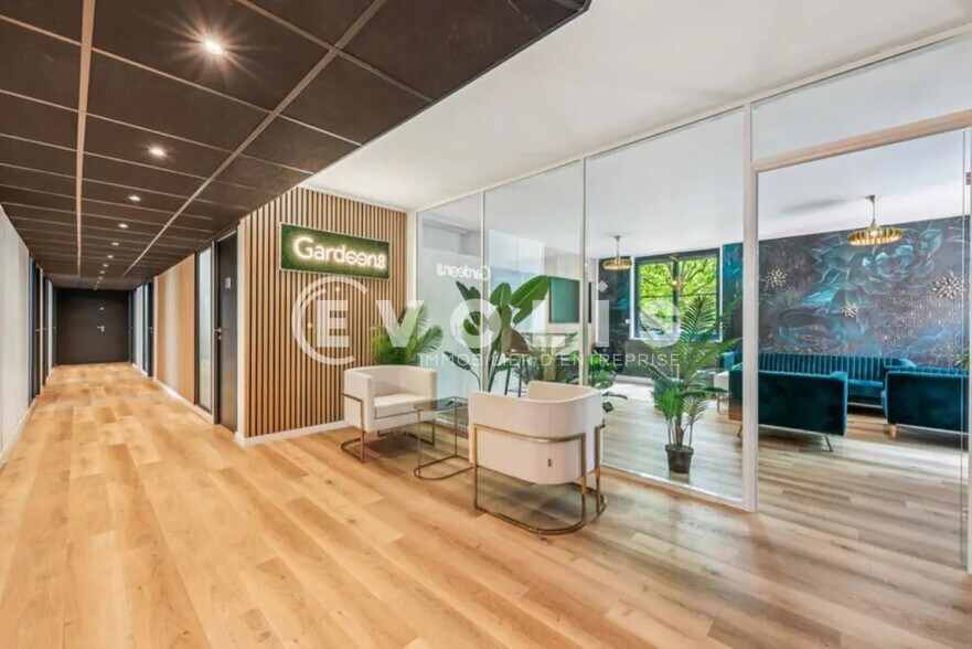 Office in Lognes for lease - Lobby - Image 2 of 12