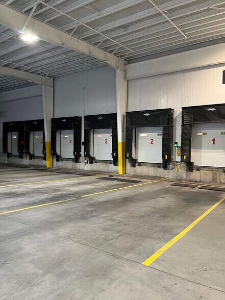 41 Browne St, Oneonta, NY à louer - Photo du bâtiment - Image 3 de 9