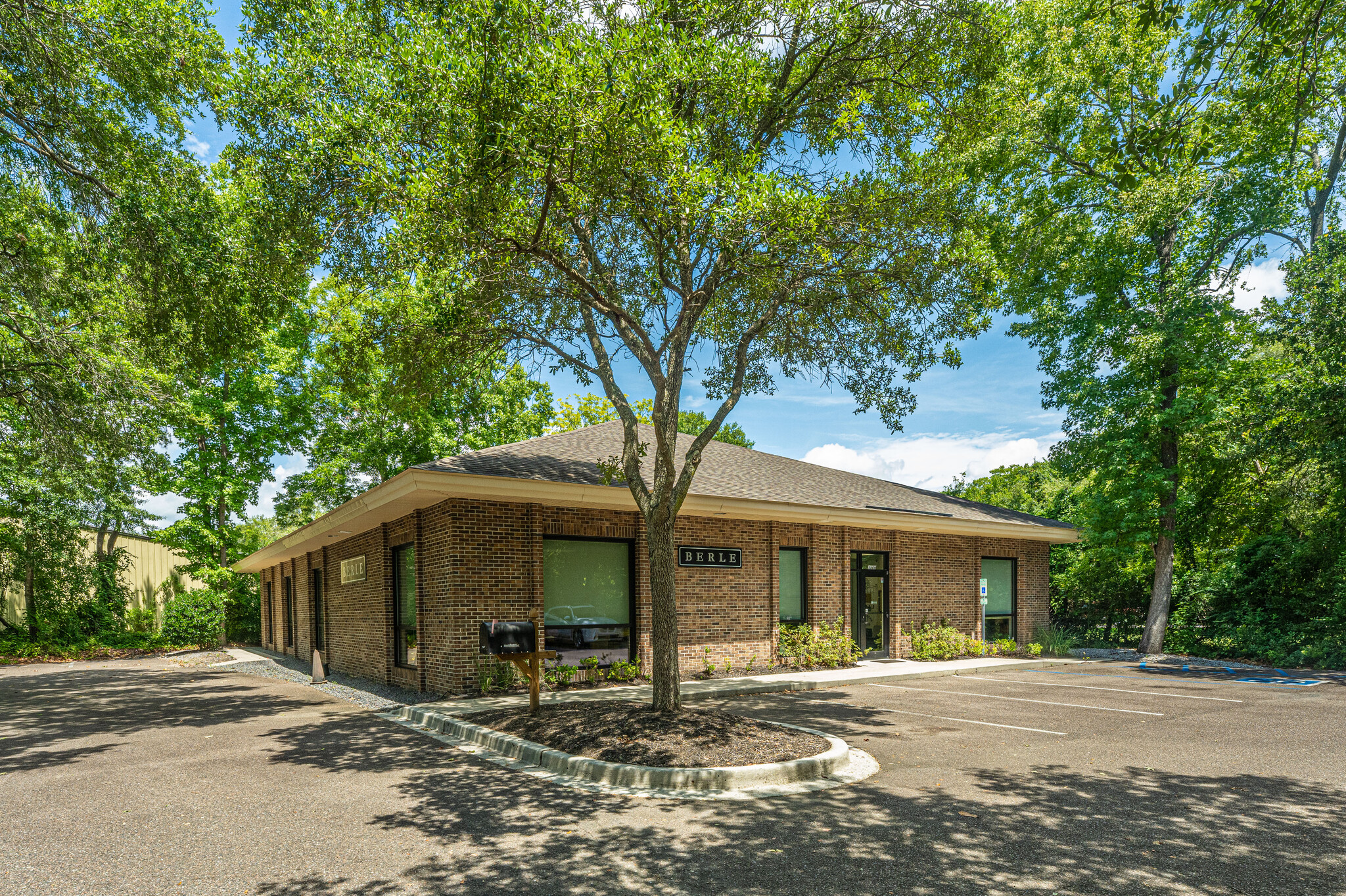 1549 Folly Rd, Charleston, SC for sale Building Photo- Image 1 of 9