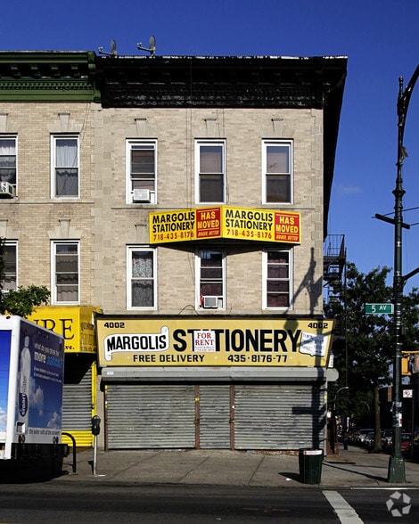 4002 5th Ave, Brooklyn, NY à vendre - Photo du bâtiment - Image 2 de 2