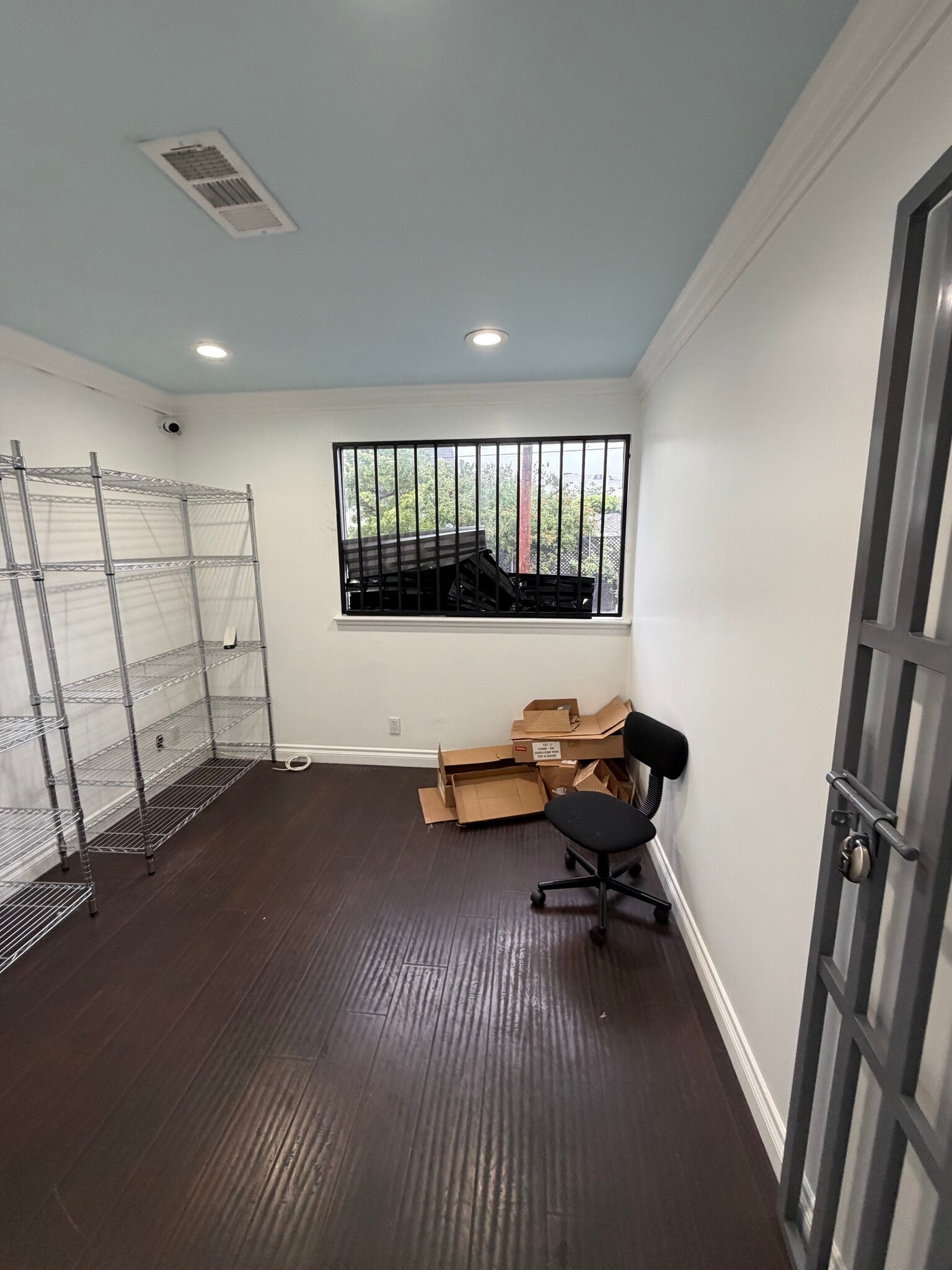 10835-10841 Santa Monica Blvd, Los Angeles, CA for lease Interior Photo- Image 1 of 3