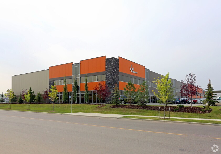 4203-4331 Roper Rd NW, Edmonton, AB for sale - Primary Photo - Image 1 of 1