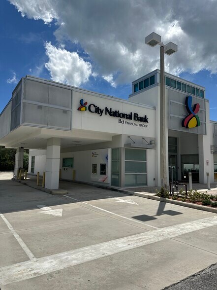 6388 S Dixie Hwy, South Miami, FL à vendre - Photo du bâtiment - Image 2 de 4