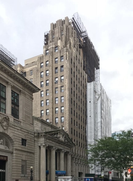 185 Montague St, Brooklyn, NY for lease - Primary Photo - Image 2 of 5