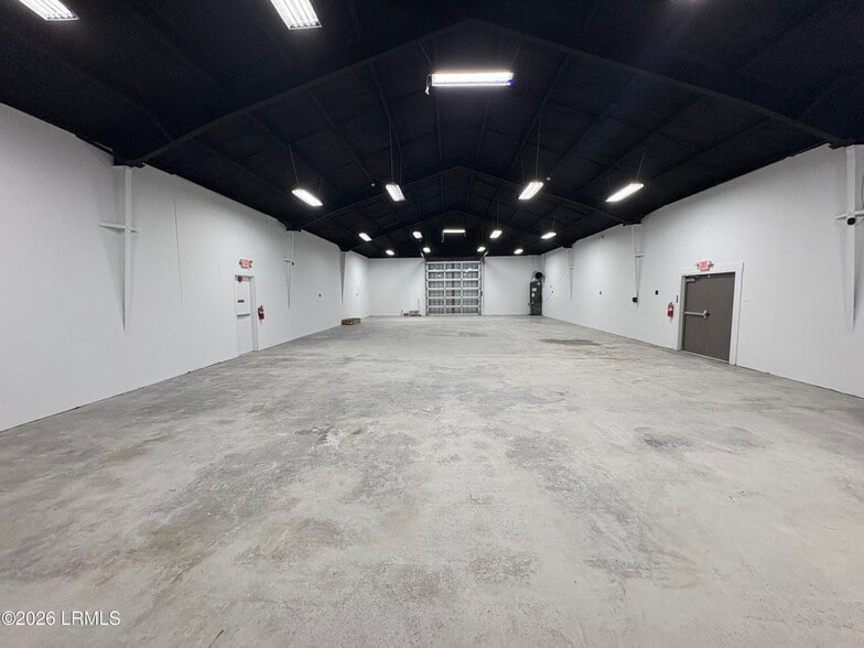 46 Robert Smalls Pky, Beaufort, SC for lease - Building Photo - Image 2 of 14