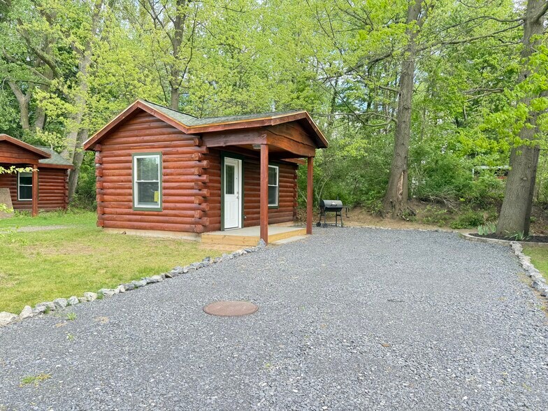 984 Waterloo Geneva Rd, Waterloo Town, NY à vendre - Photo du bâtiment - Image 2 de 19