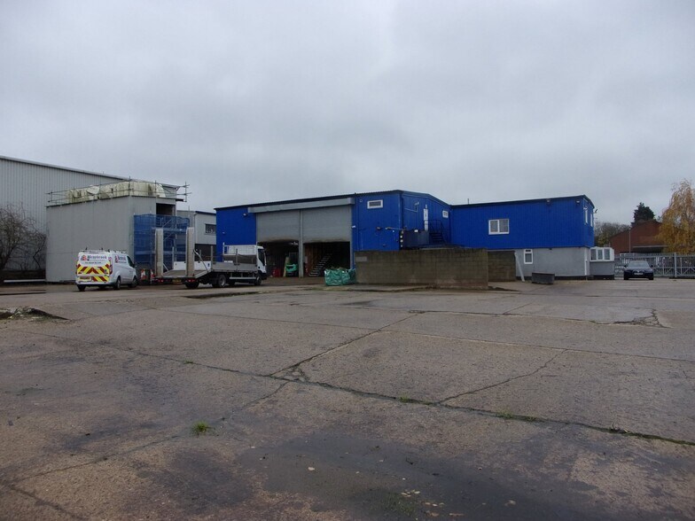 Harvey Rd, Basildon à louer - Photo du bâtiment - Image 2 de 4