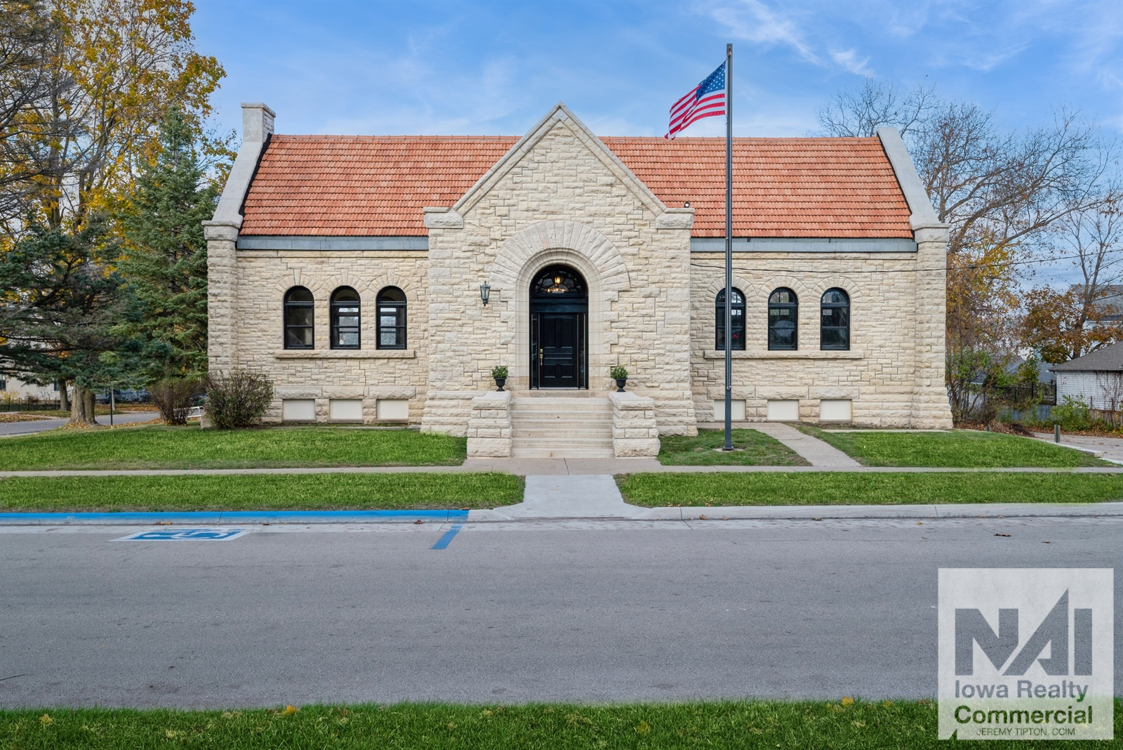 100 E 1st St, Anamosa, IA for sale Primary Photo- Image 1 of 29