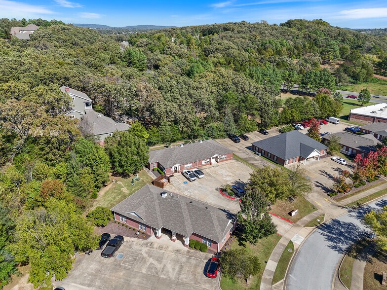 2786 E Millennium Dr, Fayetteville, AR à louer - Photo du bâtiment - Image 3 de 12