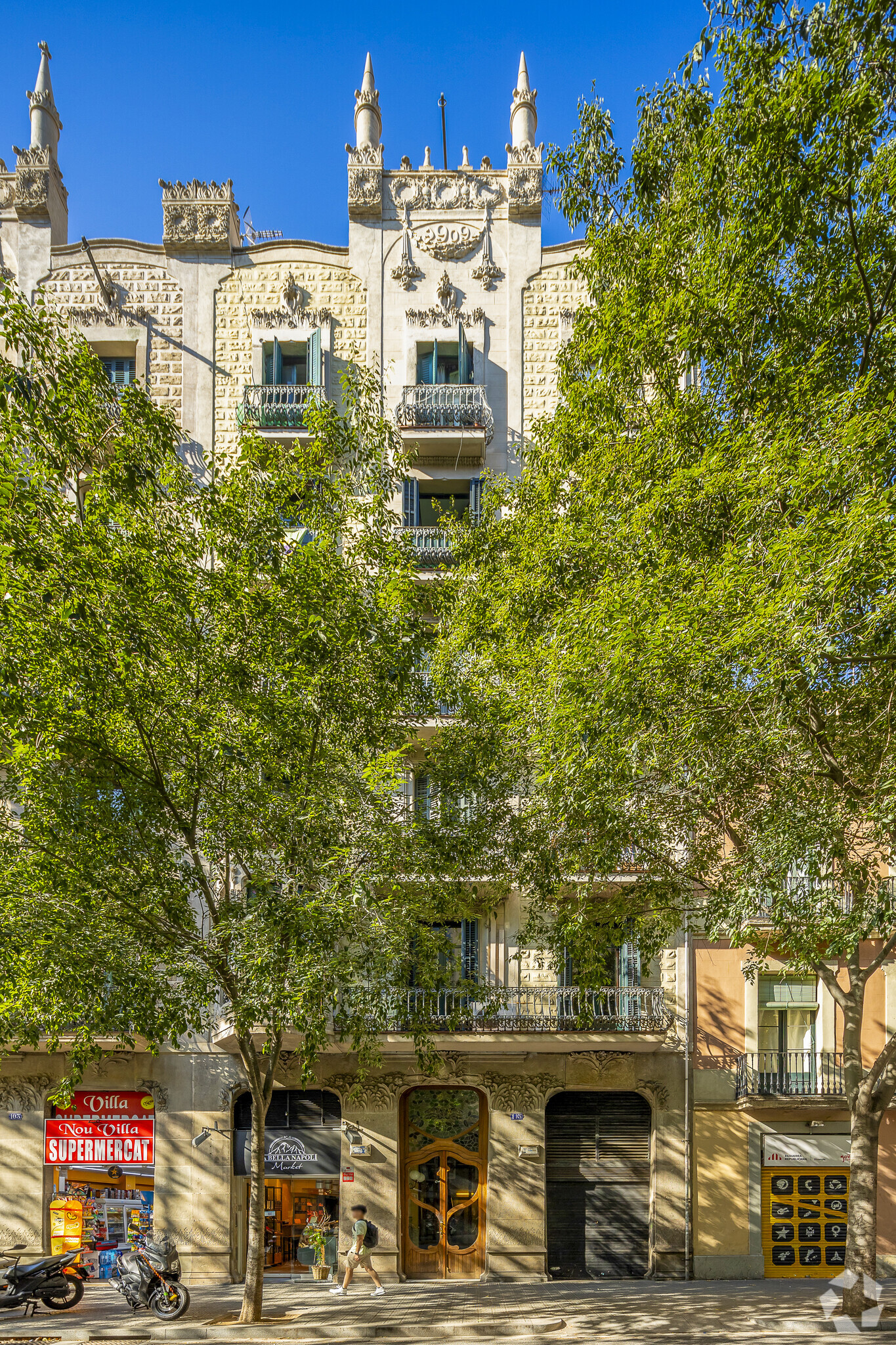 Retail in Barcelona, BAR for lease Primary Photo- Image 1 of 2