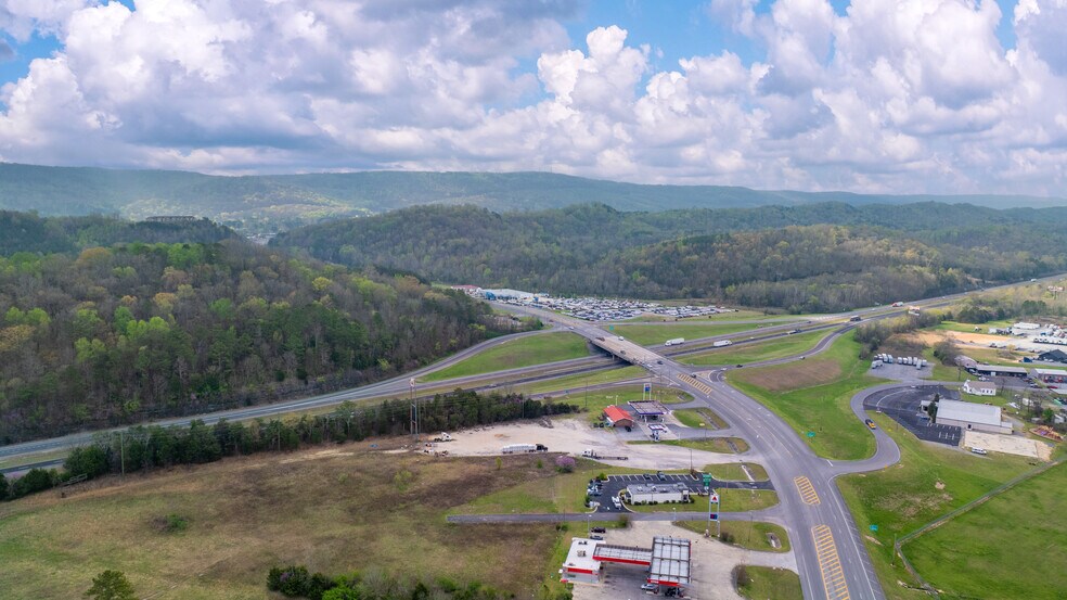 2605 Greenhill Blvd NW, Fort Payne, AL à louer - Photo du bâtiment - Image 2 de 6