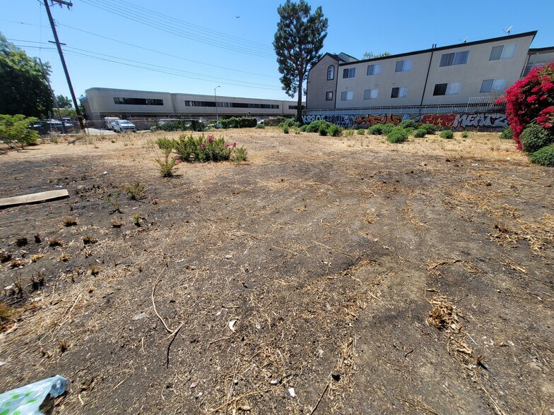 7005 Woodley Ave, Van Nuys, CA à vendre - Photo du bâtiment - Image 2 de 9