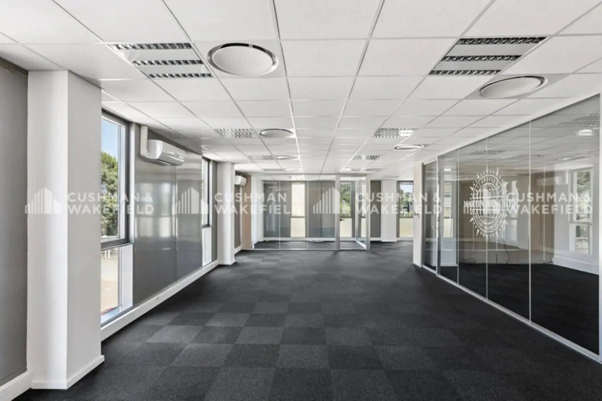 12 Rue Pascal Xavier Coste, Marseille, BDR 13016 -  -  - Interior Photo - Image 1 of 10