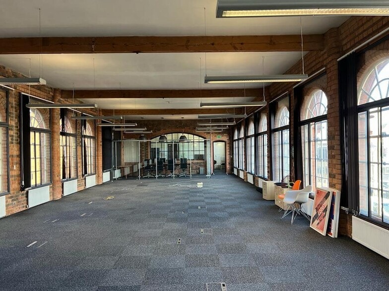 Warstone Ln, Birmingham for lease - Interior Photo - Image 2 of 8