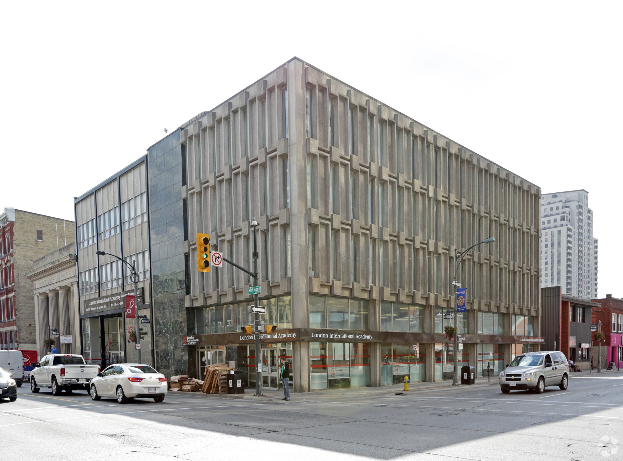 361-365 Richmond St, London, ON for lease Primary Photo- Image 1 of 3