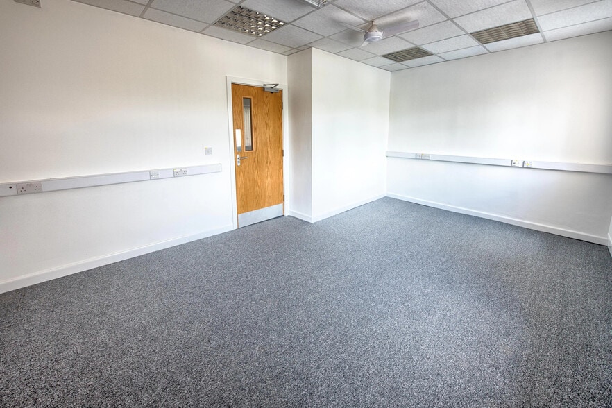 New Hall Hey Rd, Rossendale for lease - Building Photo - Image 3 of 34