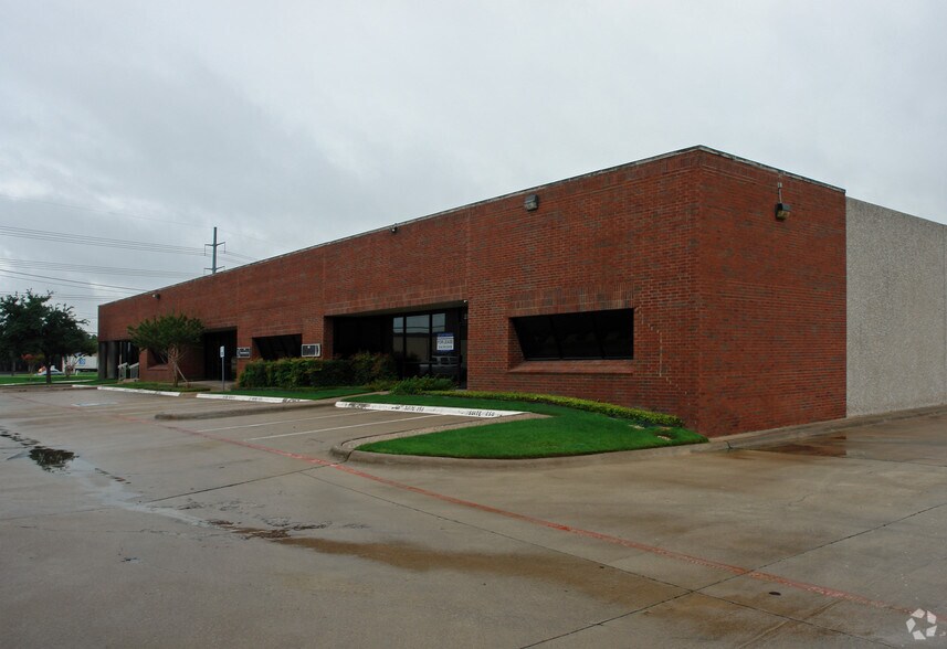 1440 Regal Row, Dallas, TX à vendre - Photo du bâtiment - Image 3 de 16