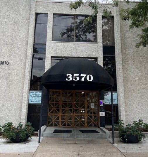 3570 E 12th Ave, Denver, CO à louer - Photo du bâtiment - Image 2 de 40